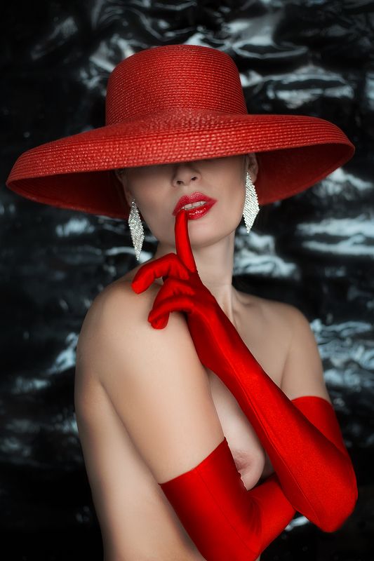 The red hat фото превью