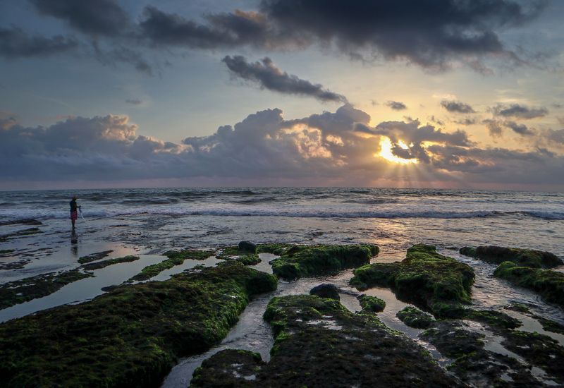 бали, индонезия, вечер, прилив, берег, камни, солнце, рыбак, нд, bali, evening, tide, юго-восточная азия,  азия Вечерний приливphoto preview