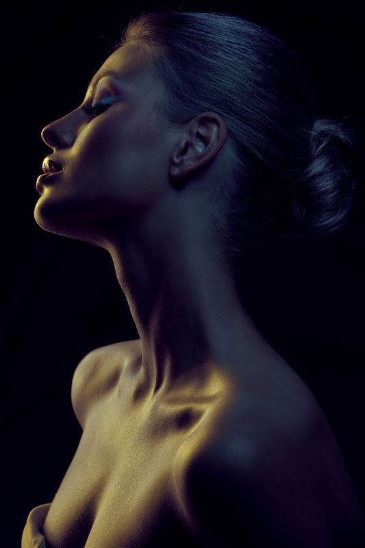 woman, portrait, girl, red, makeup, closeup, fashion, fashionable, cute, attractive, face Complementarity of colorsphoto preview