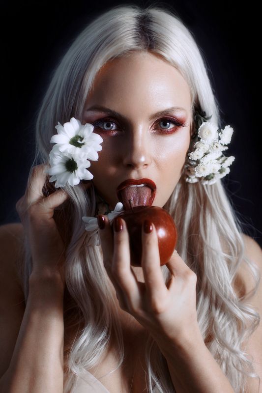 девушка, с, яблоком photo preview