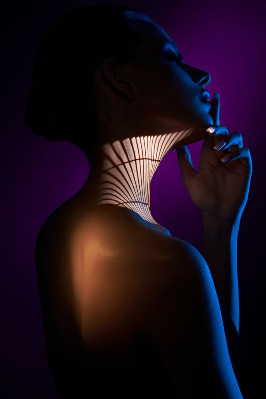 woman, portrait, girl, red, makeup, closeup, fashion, fashionable, cute, attractive, face Цвета и линииphoto preview