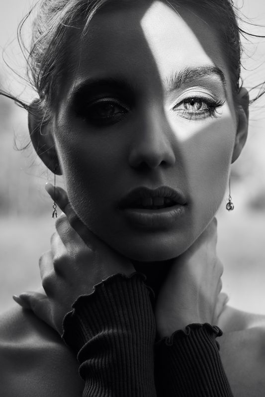 woman, portrait, girl, red, makeup, closeup, fashion, fashionable, cute, attractive, face Alinaphoto preview