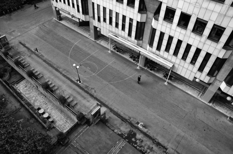 street, urban, city, architecture, b&w Searchingphoto preview