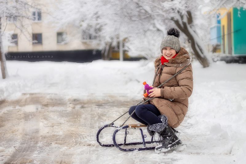 фотограф Лисичанск, Лисичанск , фотограф в Лисичанске, фотограф Северодонецк, зимняя фотосессия, фотосессия на природе. Анна Вязникова, детский фотограф, фотосессия в лесу, снег, В родном двореphoto preview