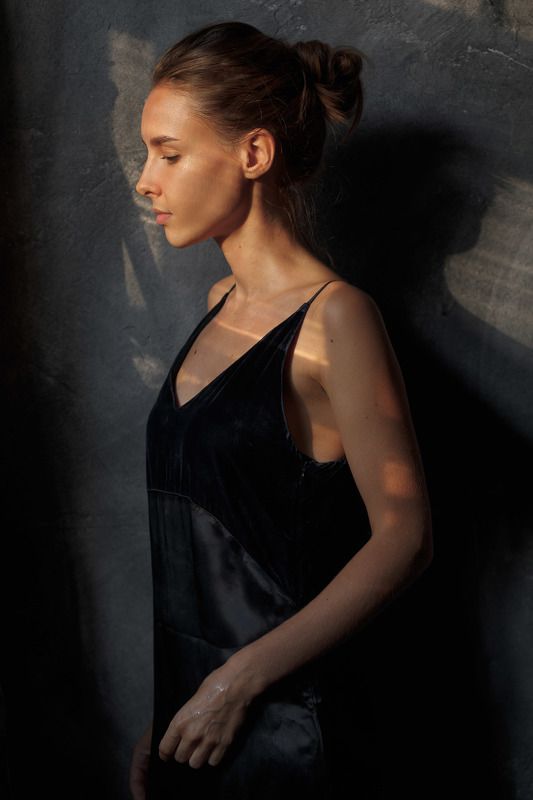 portrait, studio, window Annphoto preview