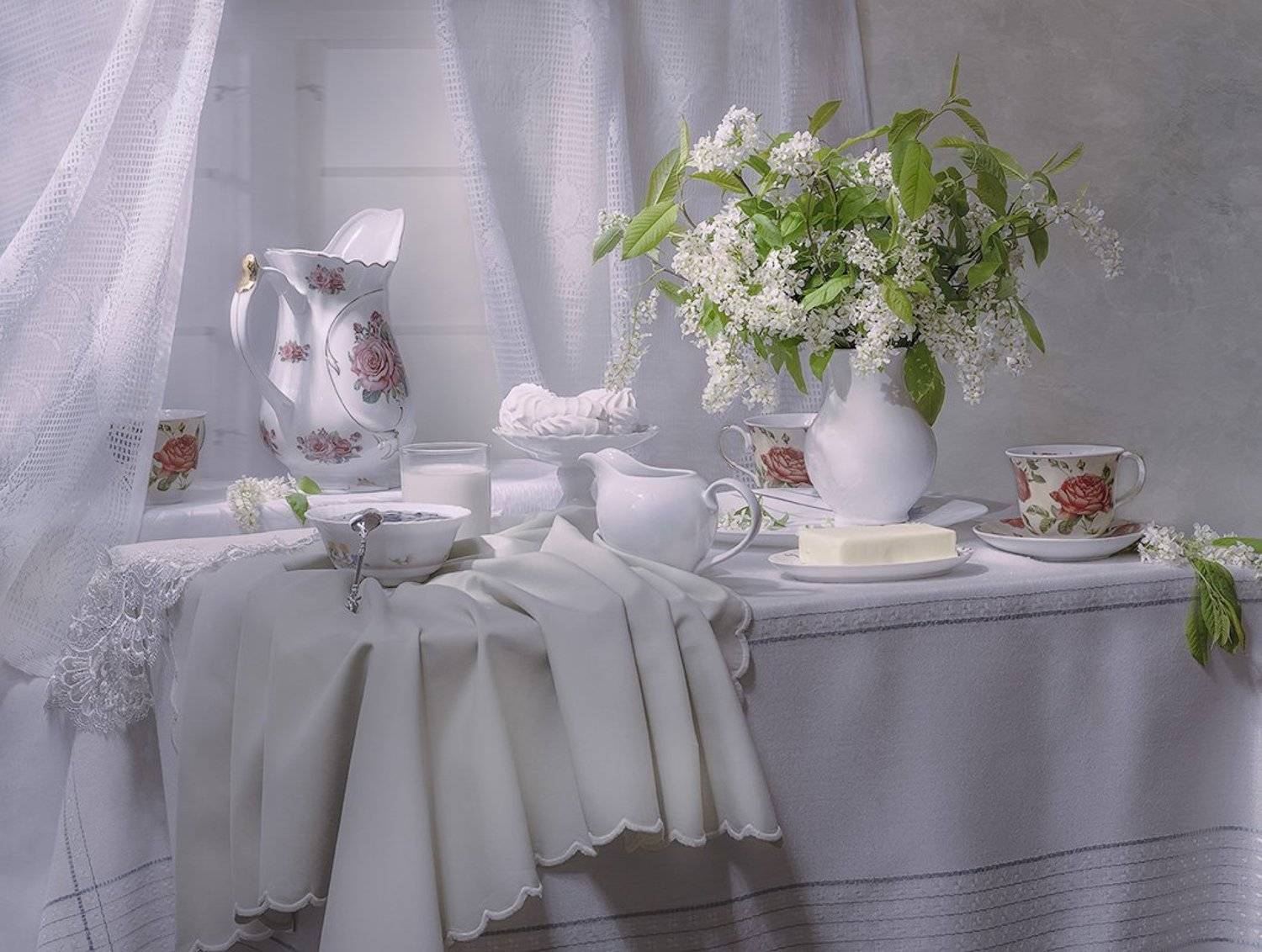 Натюрморт с черёмухой. Автор: Светлана Л. Белое, Натюрморт, Черёмуха, Светлана Л.