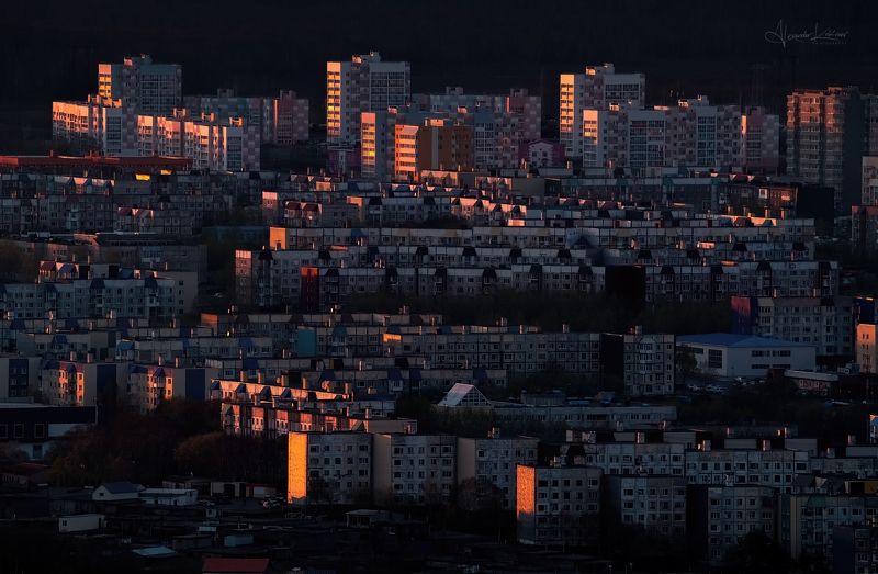камчатка,город,закат,петропавловск Вечерний мёд в городском улье...photo preview