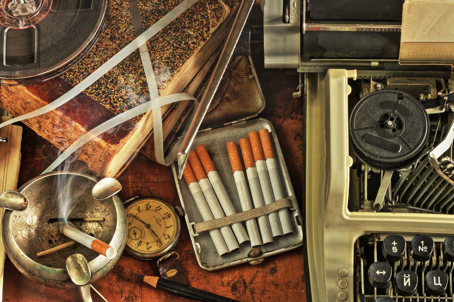 ретро, натюрморт, винтаж, сигареты, книги, писатель, часы, дым, никотин, творчество, вдохновение, стиль, Игорь Парсаданов