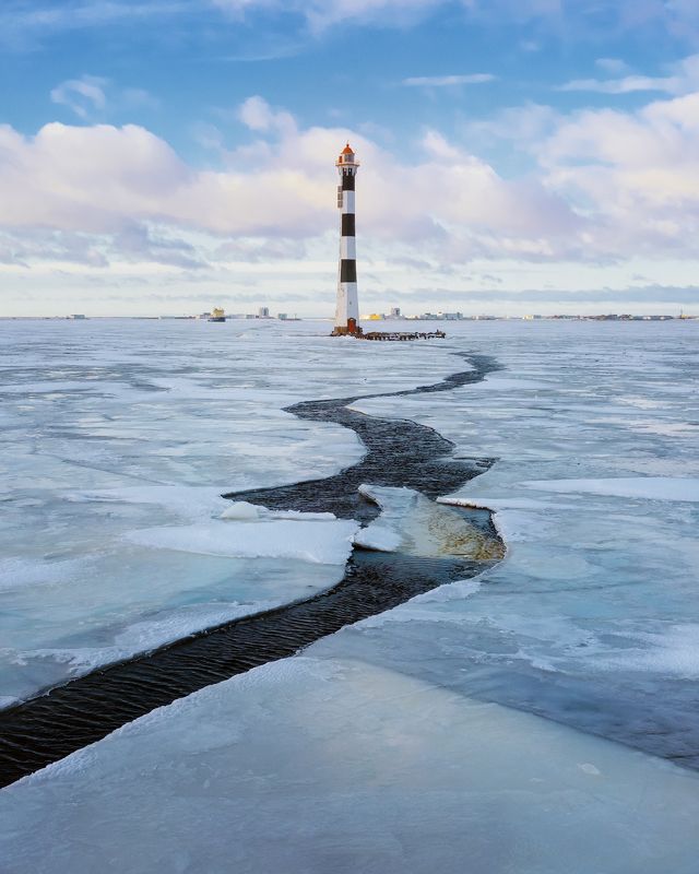 маяк, пейзаж Задний створный маяк у Кронштадтаphoto preview