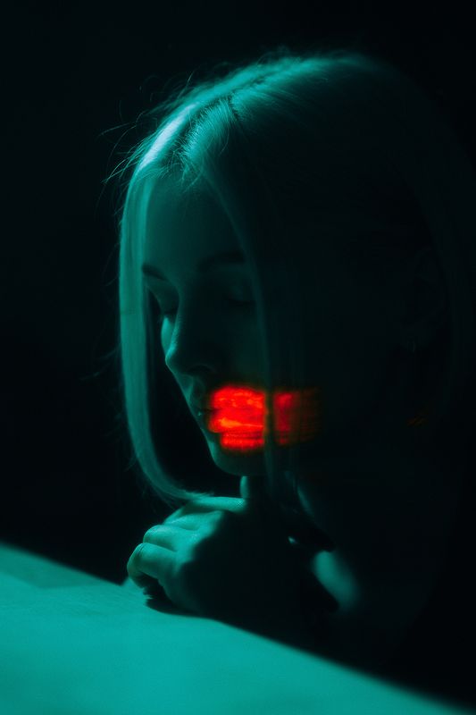 циан, красные губы, засветки Настяphoto preview