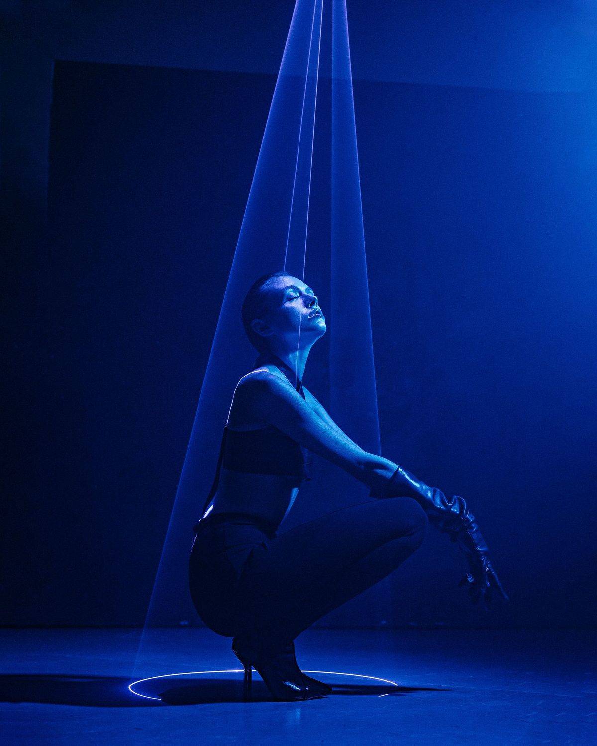 синий blue девушка, Станислав Иваницкий