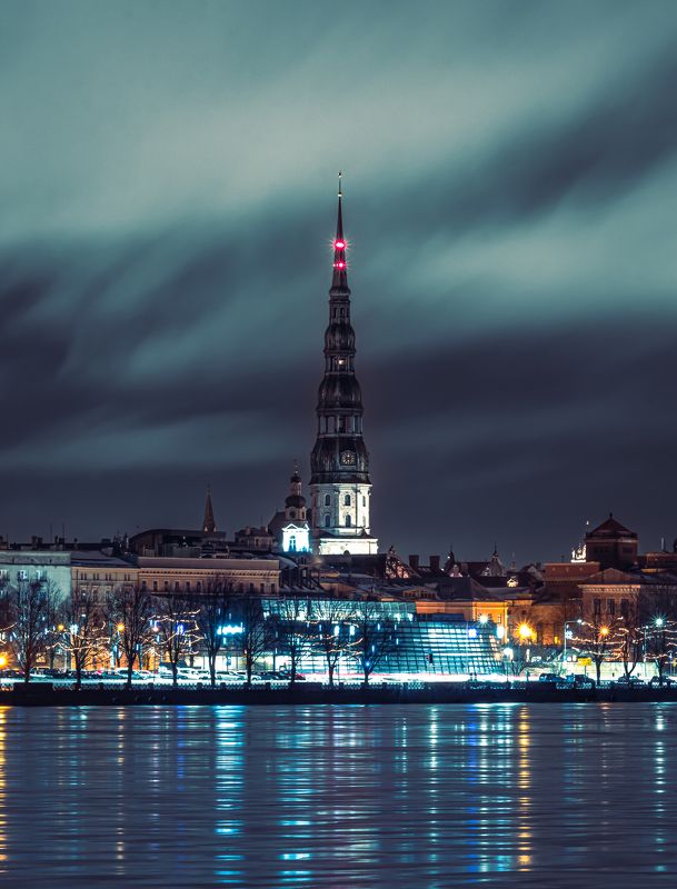 рига, латвия, церковь, ночь Церковь Святого Петра, Ригаphoto preview