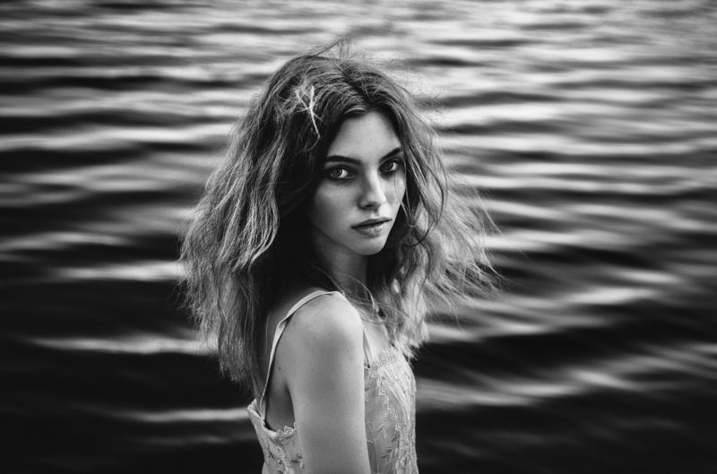 The sea is worriedphoto preview