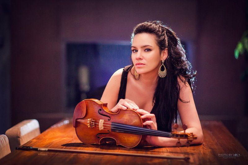 Violinist Ivet Curbelophoto preview