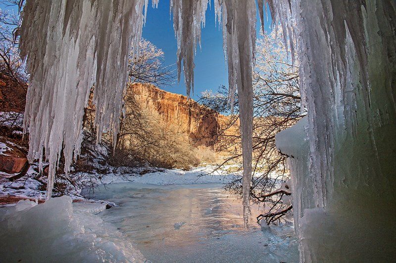 Ice curtain, Colorado Riverphoto preview