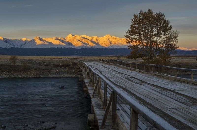 Алтай, Восход, Горный алтай, Горы, Курай, Мост, Панорама, Пейзаж, Природа, Путешествие, Рассвет, Река, Северо-чуйский хребет, Сибирь, Туризм, Утро, Чуя Рассвет в Курае.photo preview