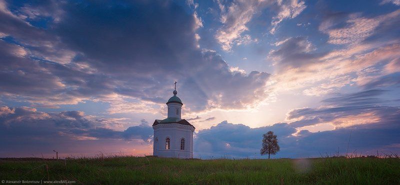 Константиновская часовня на рассветеphoto preview