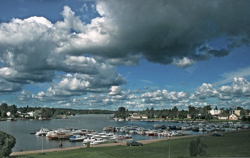 Переменчивая летом погодаphoto preview