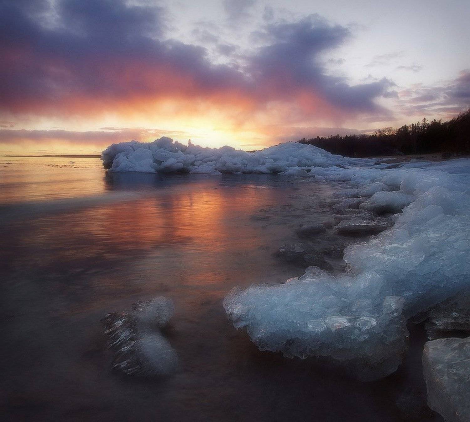 Весенний лед. Автор: Евгений Ляпунов , Евгений Ляпунов