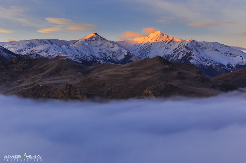 Рассвет над облакамиphoto preview