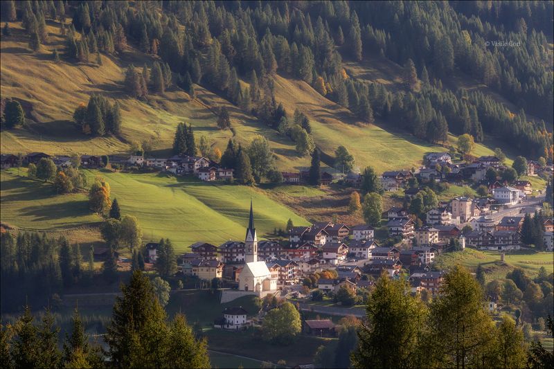 autumnо,сень,church,церковь,village,деревня,alps,альпы,dolomites,,доломиты,selva cadore,val fiorentina,италия,monte pelmo Утро октября фото превью