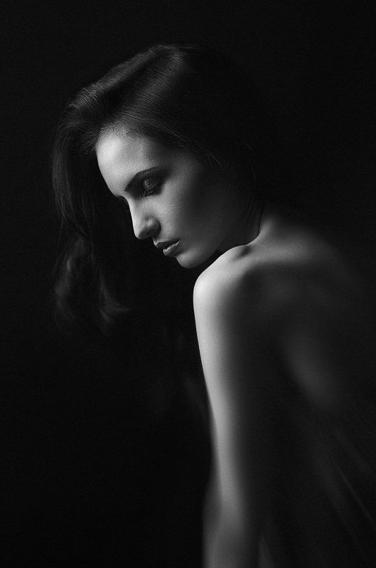 ч.б. черно-белое фото, портрет, девушка,задумчива, проницательна,студия, ню ***86photo preview