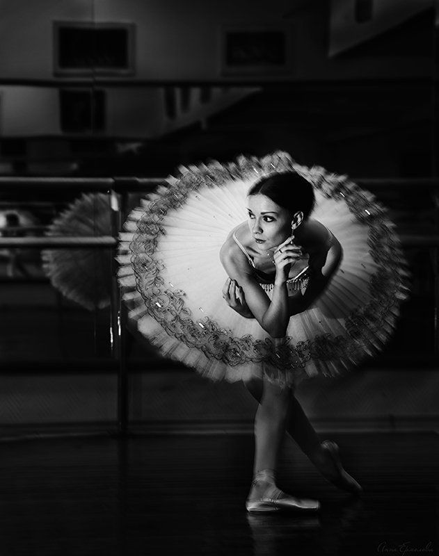 Балерина, Балет, Балетный класс, Екатерина Покровкая, Пачка, Пуанты В балетном классе. Балерина Екатерина Покровкаяphoto preview