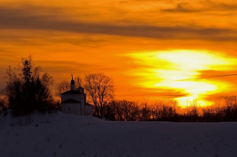 пейзаж, зима,день, закат,псковская обл,изборск, небо, труворово городище, поклонный крест, никольская церковь,часовня Февральский закат.photo preview