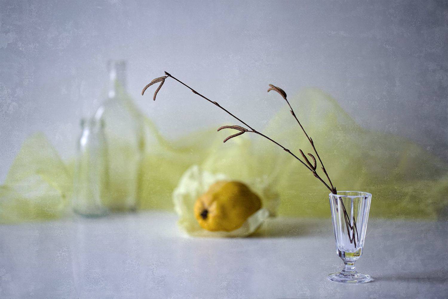 Весна скоро.... Автор: Мила Миронова миламиронова, фоонатюрморт, stilllife, рюмка, айва, стекло, жёлтый, настроение, Мила Миронова