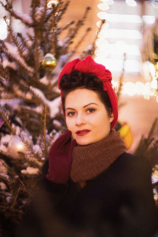 Портрет, фотосессия, зима, новый год, гирлянда, огоньки, елка, город, праздник, гелиос Lola Blaze ... Новый годphoto preview