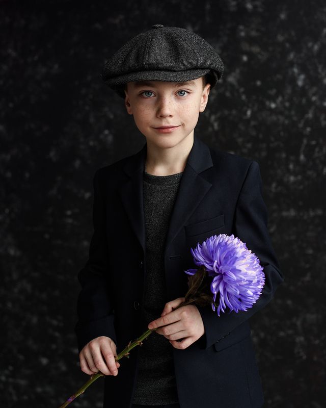 Портрет с хризантемойphoto preview