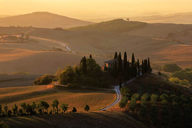 italy, tuscany, belvedere, val d\\\'orcia, morning, sunrise, mist, fog, mood, light, meadow, house, hill, Buon giorno...photo preview