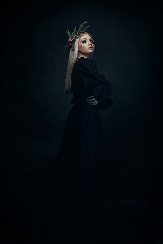 woman in blackphoto preview