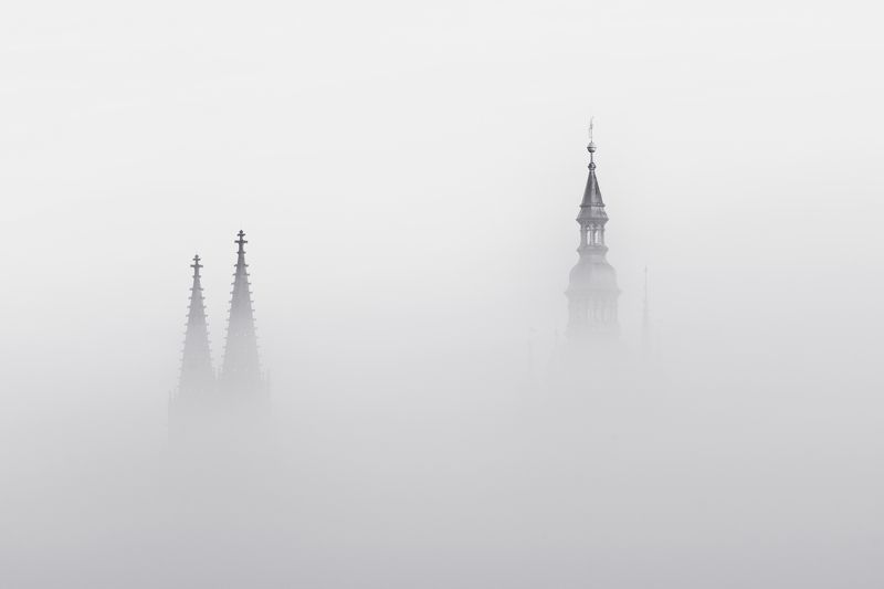 прага, рассвет, европа, город, храм,сprague, чехия, morning, europe, temple, czech republic, cityscape, city, туман, fog Шпилиphoto preview