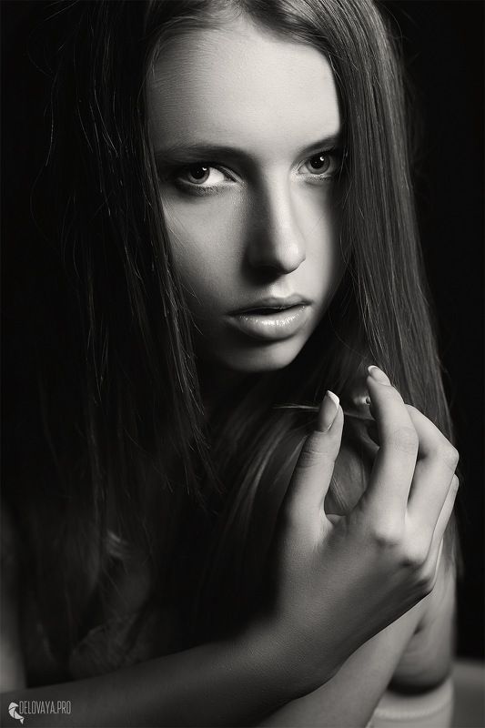 Девушка, Портрет девушки, Черно-белое Ночьphoto preview