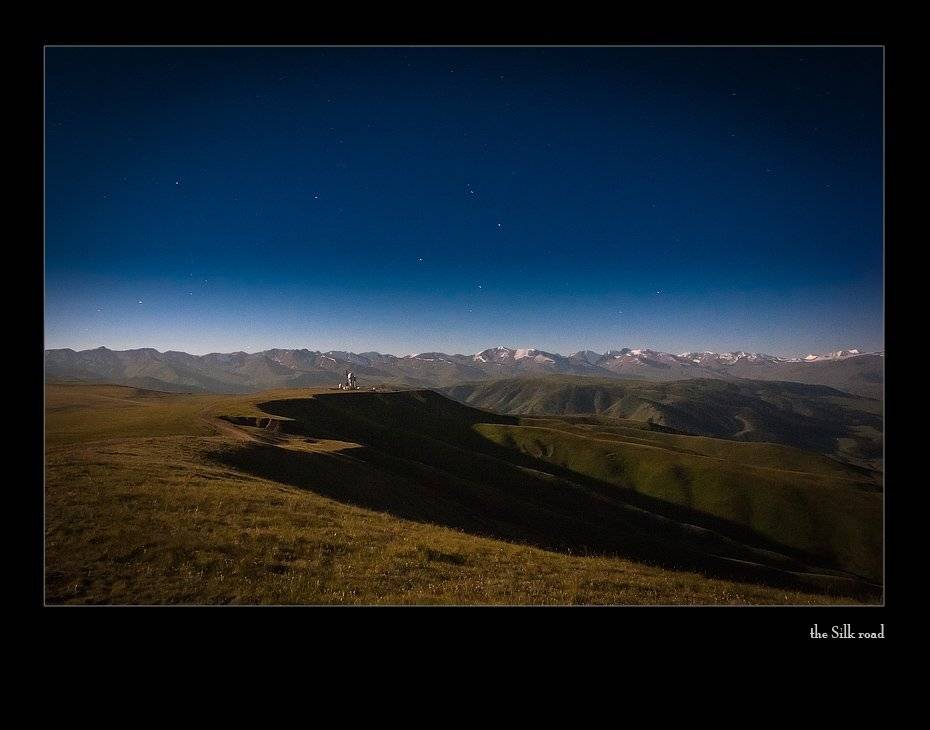 история про то, как великий охотник ждал с чупа-чупсом богиню любви на Big Moon Party…. Автор: Vasily Kosivtsov тянь-шань, плато асы, Vasily Kosivtsov