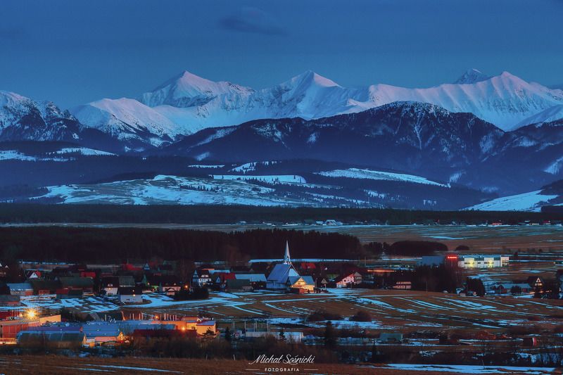 #tree #winter #sunset #sky #wood #nature #amazing #earth #pics #photo #best #poland #pentax #benro #haida #city City & mountains...photo preview