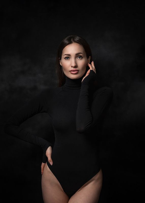 портрет, портрет девушки, анджелина джоли, боди, девушка в боди, красивые глаза Эвияphoto preview