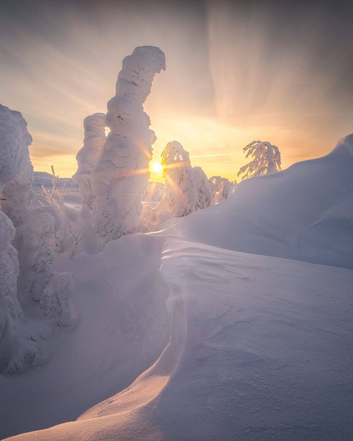 Первые лучи колесницы Гипериона. Автор: Глеб Желтов главный уральский хребет, гух, зима, урал, северный урал, рассвет, солнце, Глеб Желтов