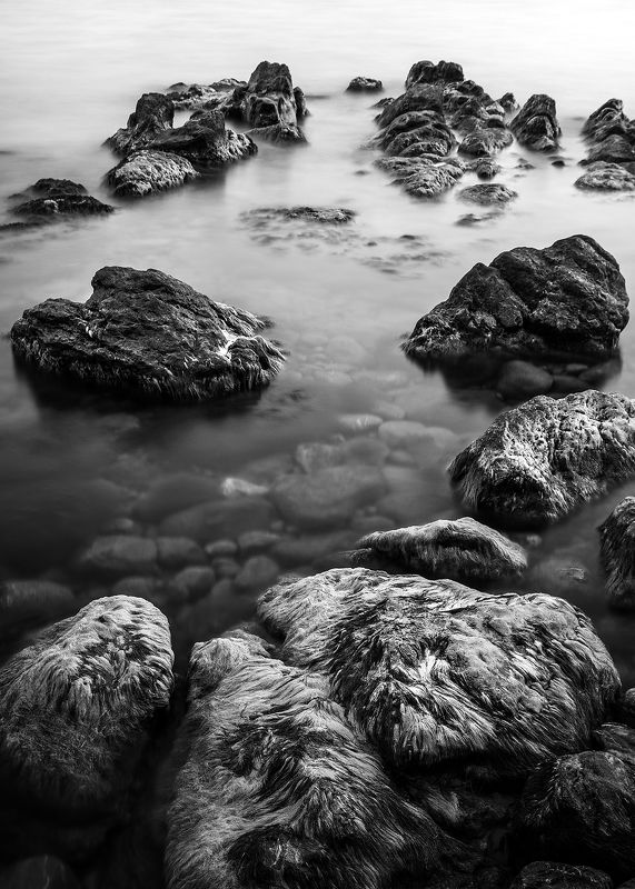 ялта, черное море, камни, длинная выдержка, крым Причудливый берегphoto preview