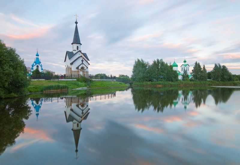 Июльский вечер у церквейphoto preview