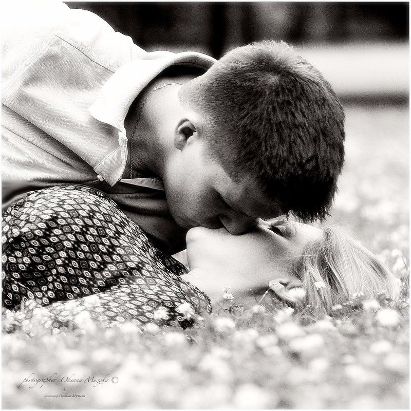 День поцелуевphoto preview