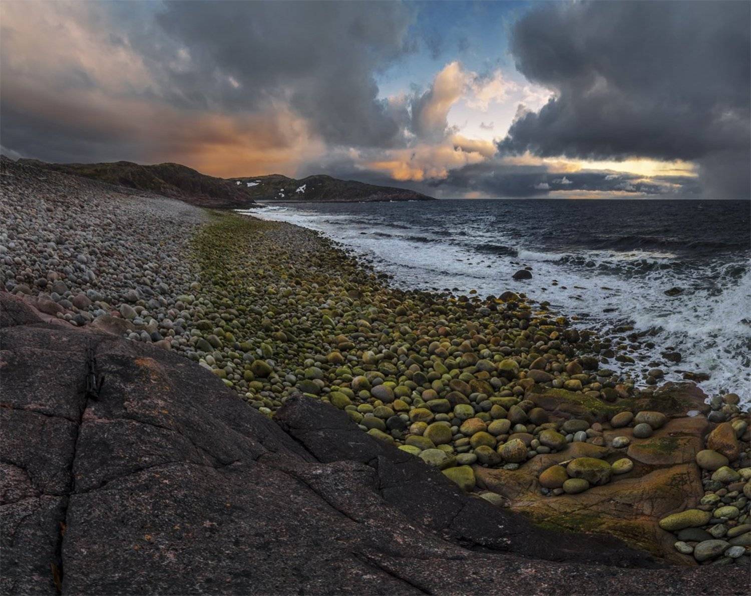 ***. Автор: Альберт Беляев баренцево море, берег, закат, кольский п-ов, море, небо, ночь, облака, панорама, пейзаж, природа, путешествие, рассвет, север, туризм, Альберт Беляев
