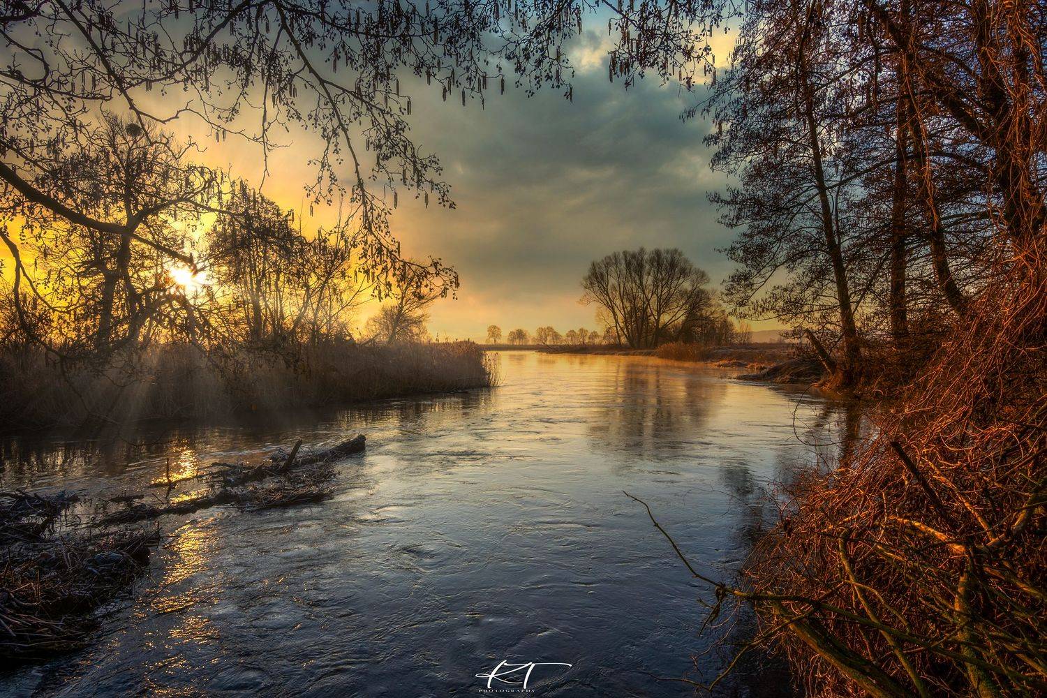 Memories from the past. Автор: Tollas Krzysztof landscape sunrise sunlight water river Gwda nature trees reflection in the water february 2022 memories calm atmosphere winter 2022 sky clouds Beauty In Nature Photography No People, Tollas Krzysztof