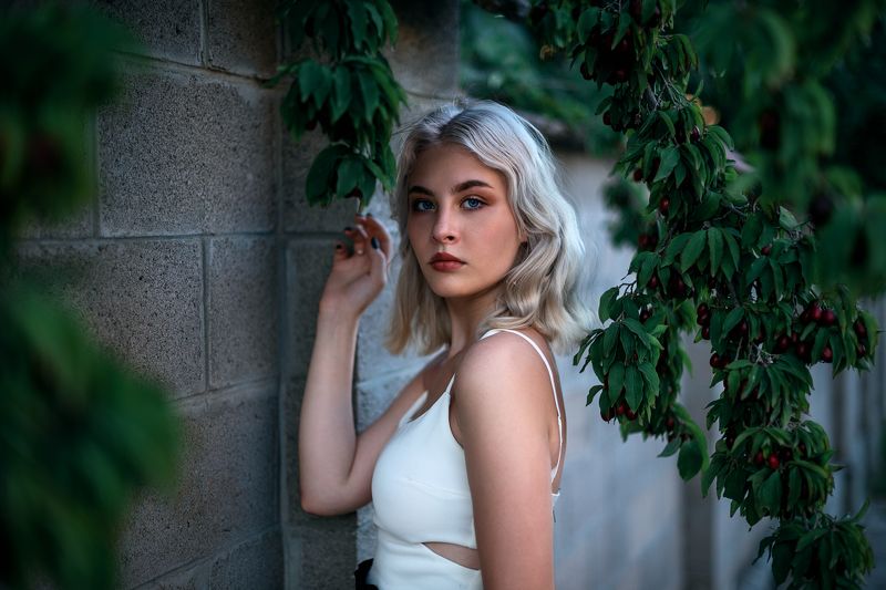 женский портрет photo preview