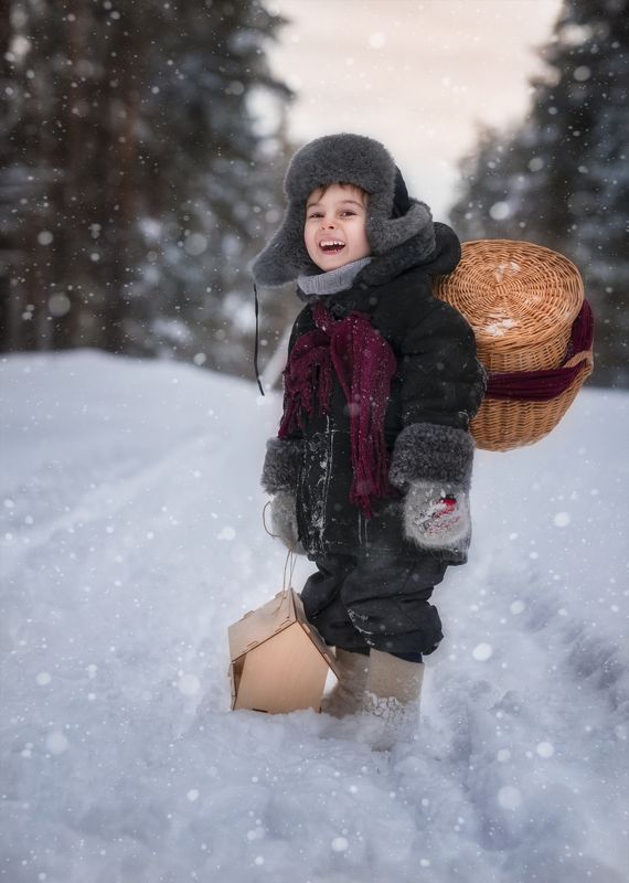 зима,снег,зимний день,счастье,любовь,дети,ребенок, мальчик Зимним днемphoto preview