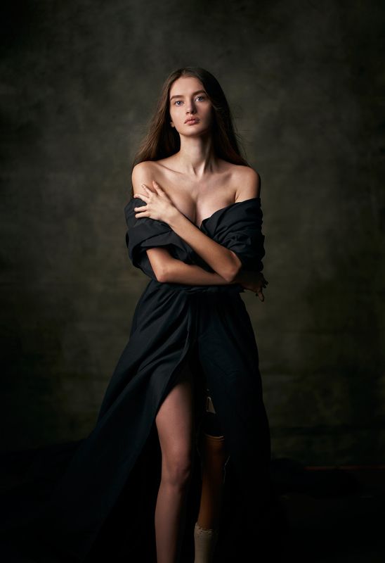 portrait, low key, girl, eyes, sony, studio, dark Tatianaphoto preview