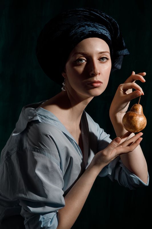 портрет fineart fineartportrait девушка  beautiful Девушка с грушейphoto preview