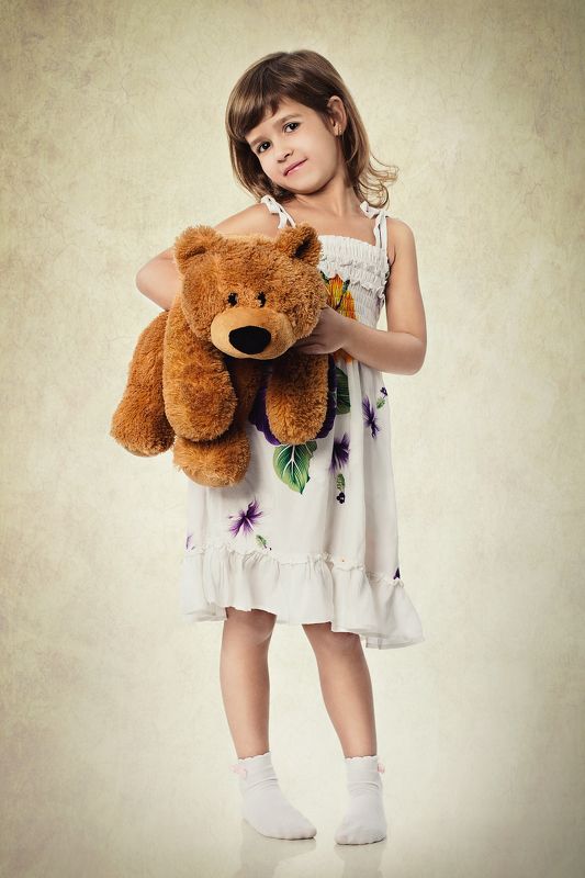 девочка, студия, художественное фото, портрет, fine art, мишка, игрушка Настяphoto preview