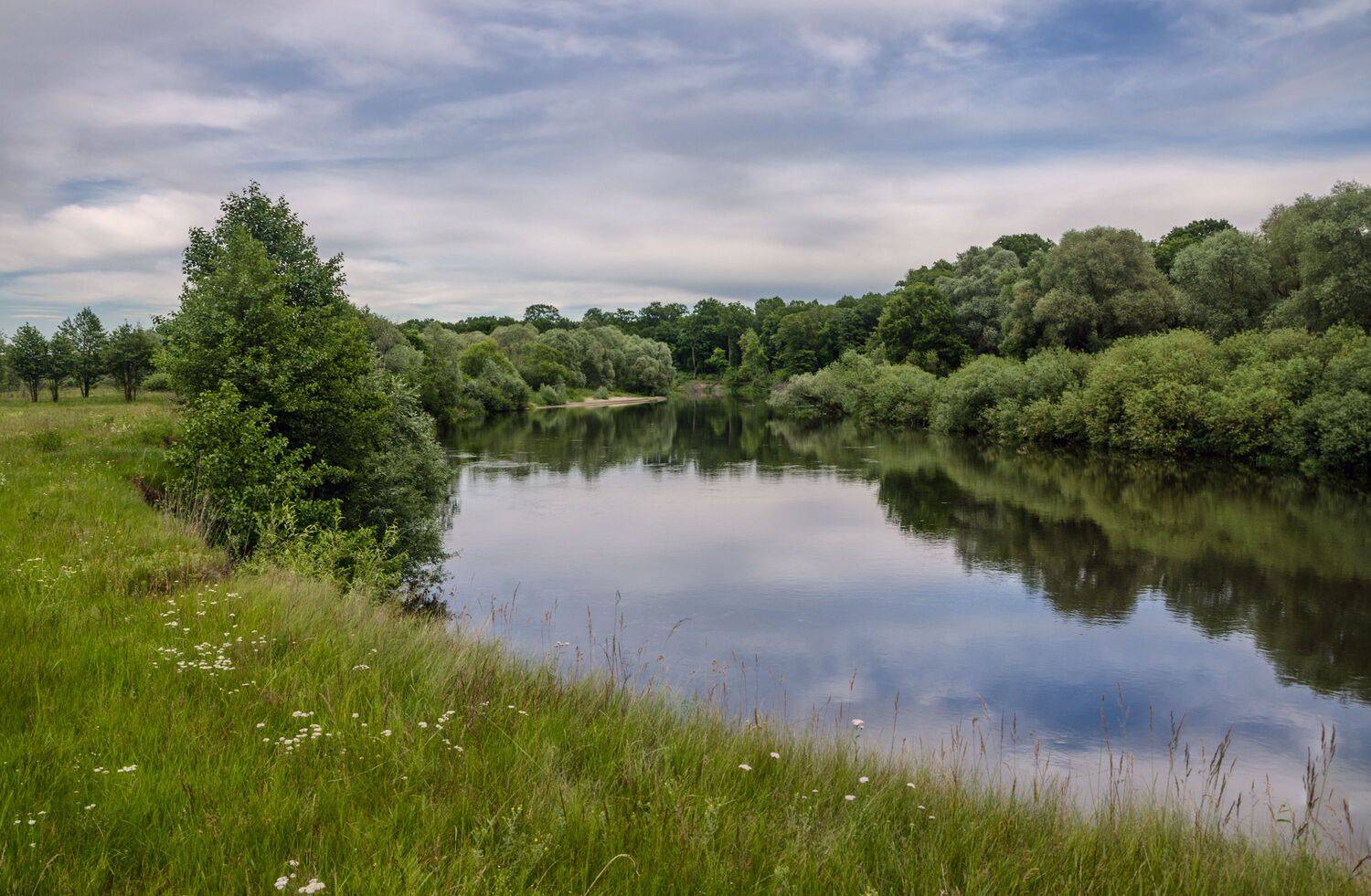река вечер пейзаж облака, Александр Березуцкий